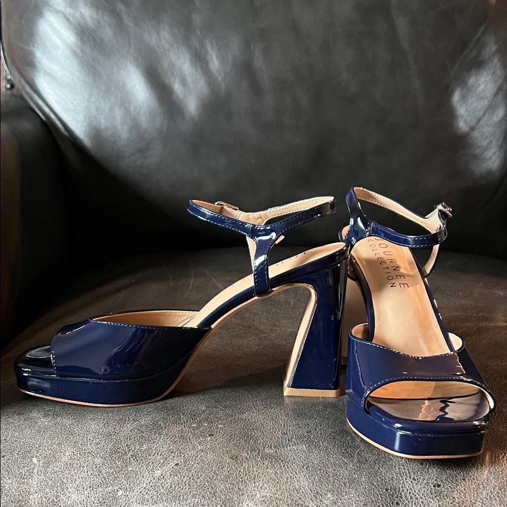 Journey Brand New Dark Blue Patent Leather Heels - Picture 3 of 8